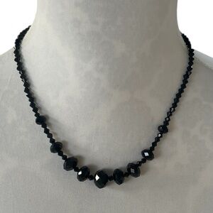 Title: Elegant Black Faceted Bead Necklace – Classic Minimalist Jewelry